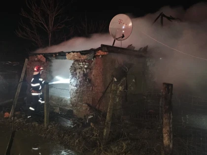 Incendiu puternic la o casă din Socodor