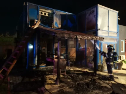 Incendiu violent pe centura Aradului, la o societate comercială