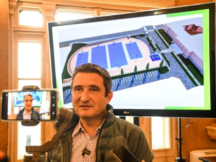 Încep lucrările de modernizare a terenului de sport al Colegiului Național „Moise Nicoară”