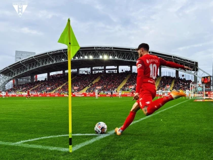 Începe o nouă etapă de SuperLiga: bătălii crâncene la ambii poli ai clasamentului!