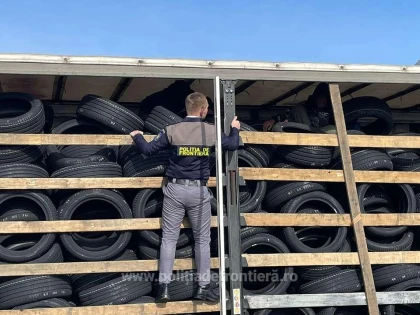 Închisoare de 2 ani și 4 luni pentru trafic de migranti
