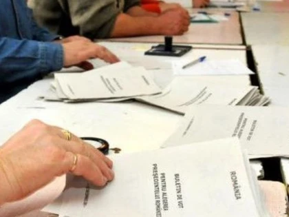 Incident electoral la Bocsig. Un cetățean și-a pozat buletinul de vot