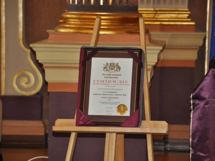 INCREDIBIL! PRIMARUL FALCA SE LAUDA CU O DIPLOMA CARE SE OBTINE CONTRA COST