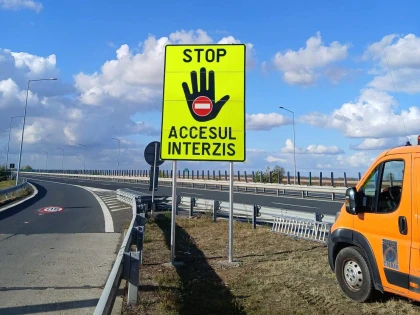 Indicatoare noi pe A1 și A11. Șoferii sunt avertizați să nu intre pe contrasens