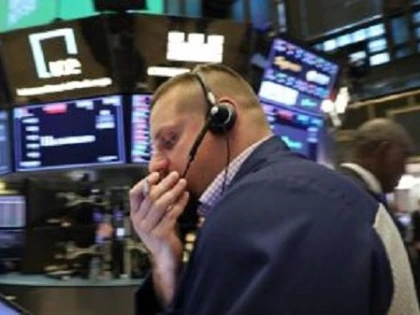 Indicele Dow Jones, cea mai mare scădere din istorie pe fondul temerilor cauzate de coronavirus