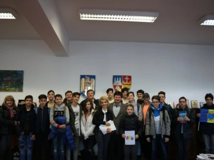 „Inimi pentru trei culori”, la Consiliului Judeţean Arad
