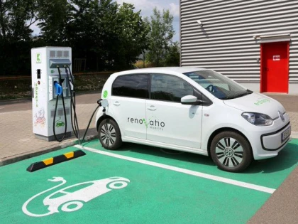 Înmatriculările de mașini electrice au scăzut cu 21% în România