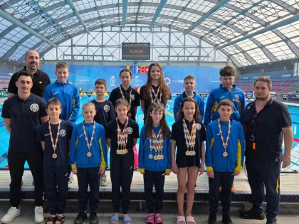 Înot: 17 medalii pentru sportivii CSS Gloria Arad la etapa regională a Campionatului Național