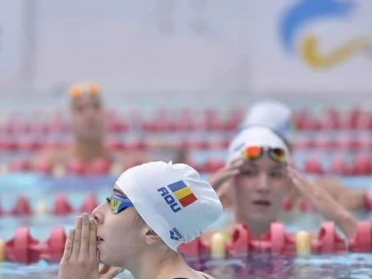 Înotătoarea Andreea Popescu, campioană naţională de tineret şi vicecampioană la seniori (FOTO)