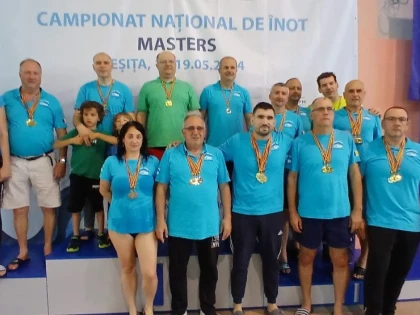 Înotătorii masters de la CS Municipal Arad au făcut valuri la Naționalele de la Reșița