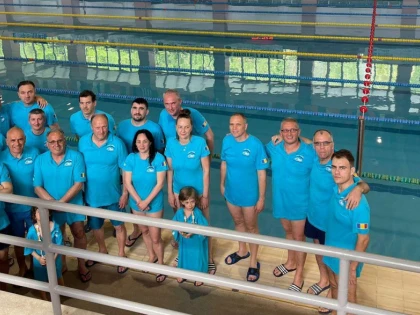 Înotătorii masters de la CSM Arad au urcat pe podiumul naţional, la individual şi ştafete