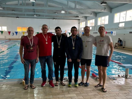 Înotătorii masters de la CSM Arad s-au remarcat la Timişoara şi Kecskemét