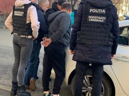 Înșelăciune cu criptomonede. Un bărbat a fost reținut de polițiștii arădeni