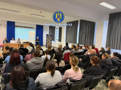 Întâlnire cu părinții din Semlac, în cadrul unui proiect educațional pentru siguranța elevilor