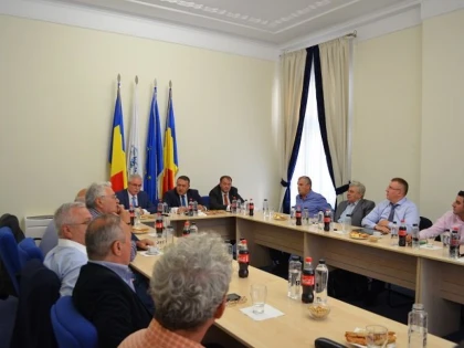 Întâlnire de lucru a conducerii CCIR cu preşedinţii Camerelor de Comerţ din 13 judeţe, la Camera de Comerţ Arad