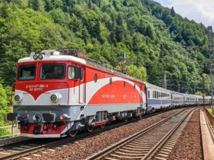 Întârzieri record la CFR Călători. Un tren a „reușit” să parcurgă 80 de km în 12 ore și 17 minute