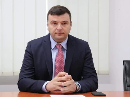 Interpelare pentru a rezolva deficitul de personal DSP Arad destinat triajului din vămi