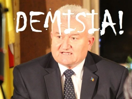 Întreaga presă arădeană condamnă modul în care acționează prefectul Aradului și cere demisia de onoare a acestuia!