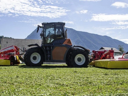 Investiţie de 400 de milioane de euro la Ghioroc, unde urmează să fie construită o fabrică de tractoare