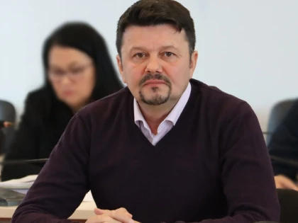 Investiții în tehnologie, pentru 12 biblioteci din județul Arad