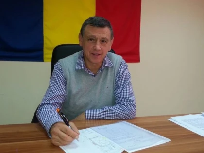 Ioan Turcin (primar Păuliş): „PNL continuă politica PDL şi se opune creşterilor salariale ale funcţionarilor din primărie”