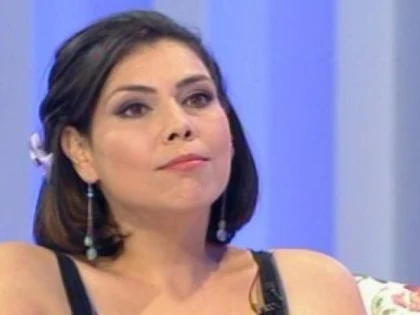 IOANA TUFARU VREA NUNTĂ PE MALUL LACULUI