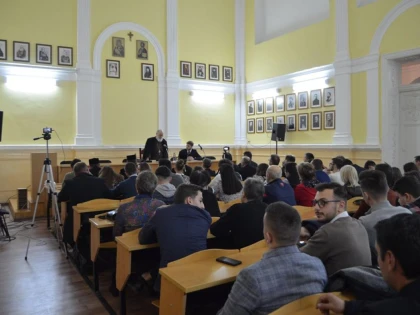 ÎPS Timotei a susținut o conferință în cadrul ASCOR Arad