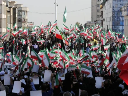 Iranul anunță arestarea mai multor străini care au legătură cu protestele