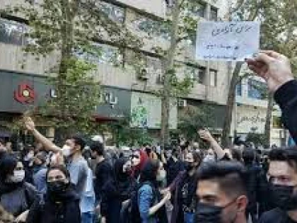 Iranul susține că „bandiții” care au legături cu străinii provoacă protestele