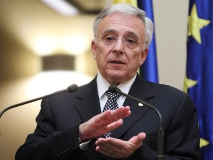 ISARESCU: PLATA IN AVANS A DREPTURILOR CASTIGATE IN INSTANTA AR AJUTA BUGETUL PE 2015