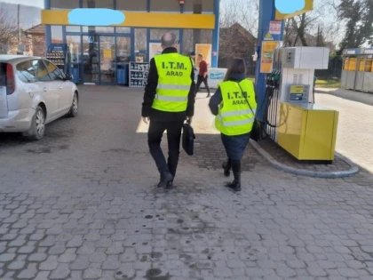 ITM a călcat pragul benzinăriilor din județul Arad. Amenzi de 66.000 de lei, inclusiv pentru munca „la negru“