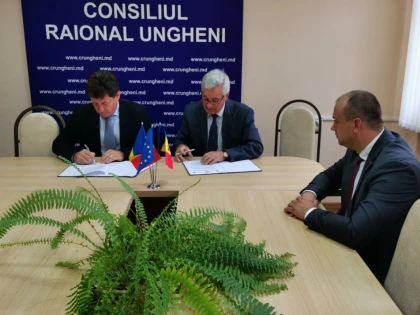 Iustin Cionca a prelungit acordul dintre Arad și Ungheni (Republica Moldova)