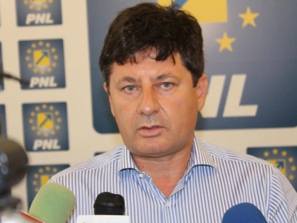 IUSTIN CIONCA: "ARADUL AR PUTEA AVEA MAI PUTINI PARLAMENTARI DE ANUL VIITOR"