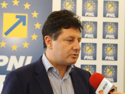 IUSTIN CIONCA: "GUVERNUL PONTA ESTE PE PRIMUL LOC IN DECLARATII SI PE ULTIMUL LOC IN ABSORBTIA FONDURILOR"