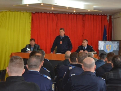 Jandarmeria Arad a fost gazda unei întâlniri pe tema prevenirii și combaterii violenței în sport