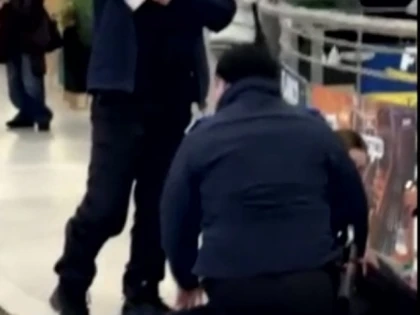 Jandarmii arădeni au acordat primul ajutor unui bărbat căzut pe scările rulante într-un complex comercial