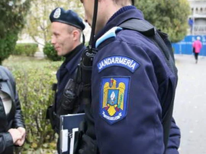 JANDARMII ARADENI AU DEPISTAT MAI MULTE PERSOANE CARE AU COMERCIALIZAT MARFURI DE CONTRABANDA