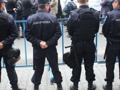 JANDARMII ARADENI AU DESFASURAT ACTIVITATI DE PREVENIRE A VIOLENTEI IN SPORT