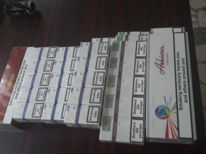 Jandarmii au prins două femei care comercializau țigări netimbrate în Piața Fortuna