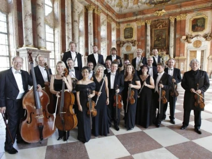 JOHANN STRAUSS ENSEMBLE, IN TURNEU LA ARAD, IN DECEMBRIE