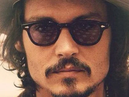 JOHNNY DEPP ARE PROBLEME TOT MAI MARI CU VEDEREA