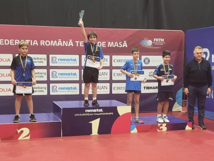 Jucătorul arădean de tenis de masă Sergiu Bej a luat argintul la Top 16, categoria sub 11 ani