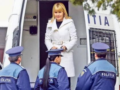 JUDECAREA CONTESTATIEI ELENEI UDREA S-A INCHEIAT. LA ORA 18:00 SE VA PRONUNTA VERDICTUL