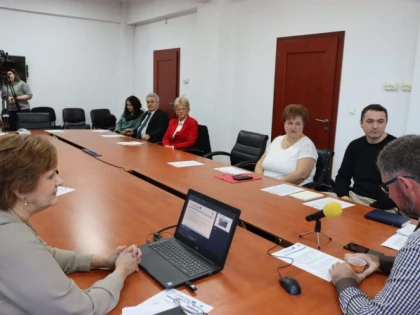 Județul Arad a încheiat un parteneriat cu județul Bekes și Biblioteca Județeană „A.D. Xenopol”