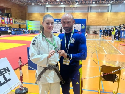 Judoka Amelia Paven se bate pe tatami, la Europenele de cadeți