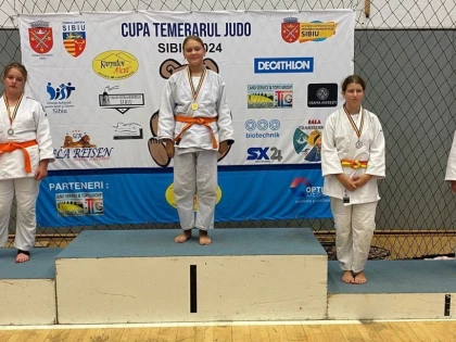 Judoka arădeni s-au remarcat pe tatami, la prima competiție a sezonului de toamnă (FOTO)