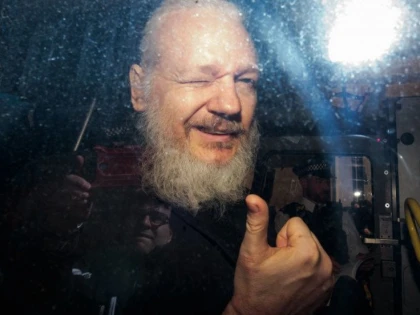 Julian Assange a rămas fără cetățenia ecuadoriană