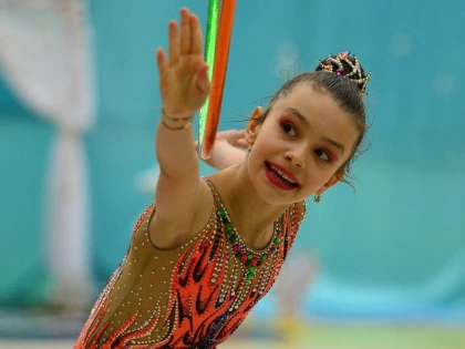 Junioarele mici de la CSM Arad au urcat pe podiumul național la ritmică: Mara Cercel - campioană la 9 ani, medalii pentru echipe!
