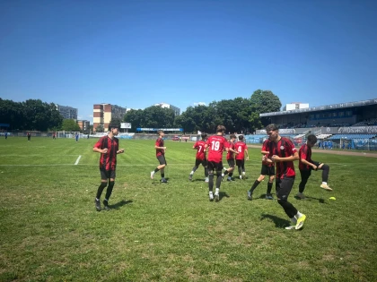 Juniorii de la CSS „Gloria” Arad au obținut două victorii la Hunedoara. Echipa U15 este aproape de primul loc în serie