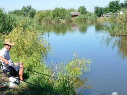 JURNALIŞTII ARĂDENI S-AU ÎNTRECUT LA PESCUIT SPORTIV